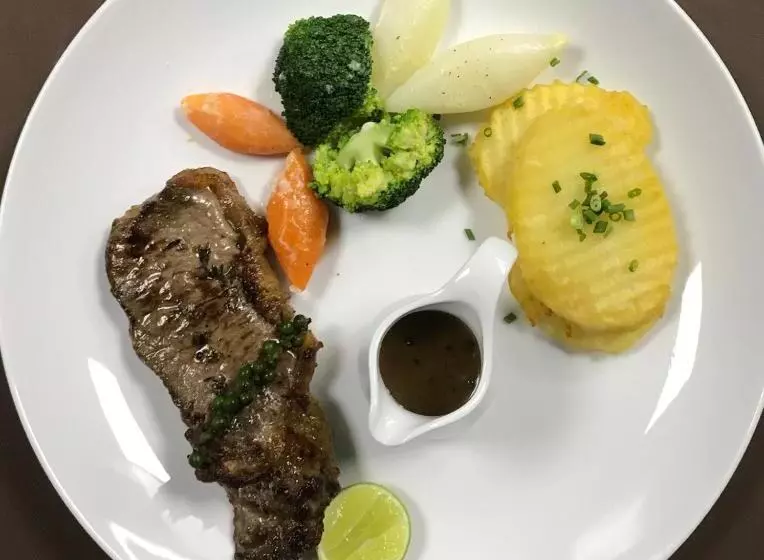 V V Hotel Battambang