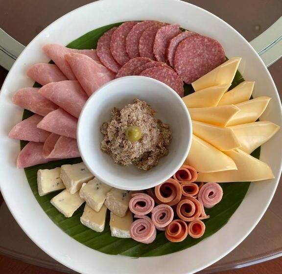 V V Hotel Battambang