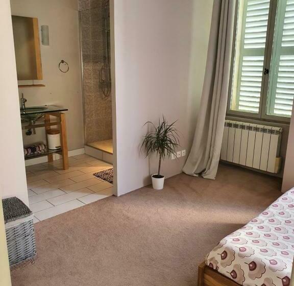 ペンション Chambre Avec Salle De Bain