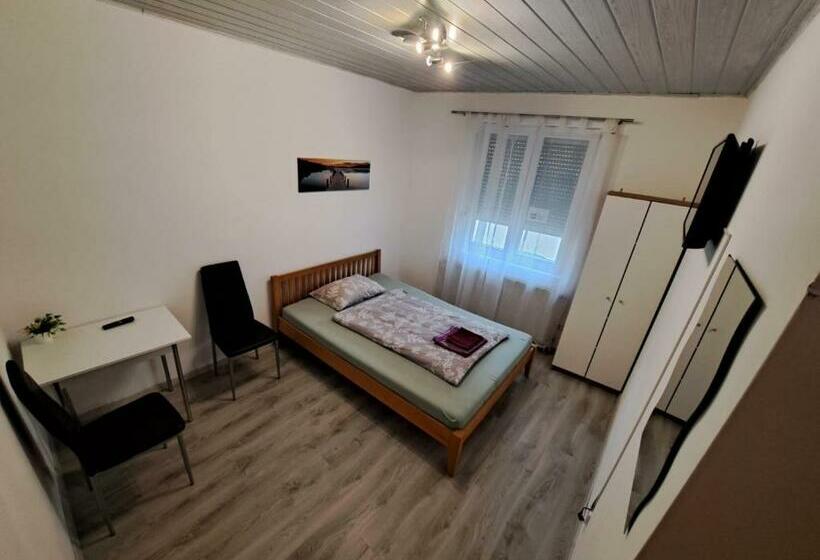 펜션 Hostelhollabrunn