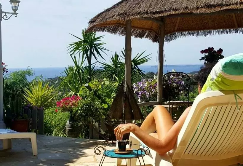 Aamiaismajoitus (B&B) Nouveau ! Chambre D Hôte Insolite Privee  Cœurs De Pirates à Bali En Provence Spa Sauna Massages Dan