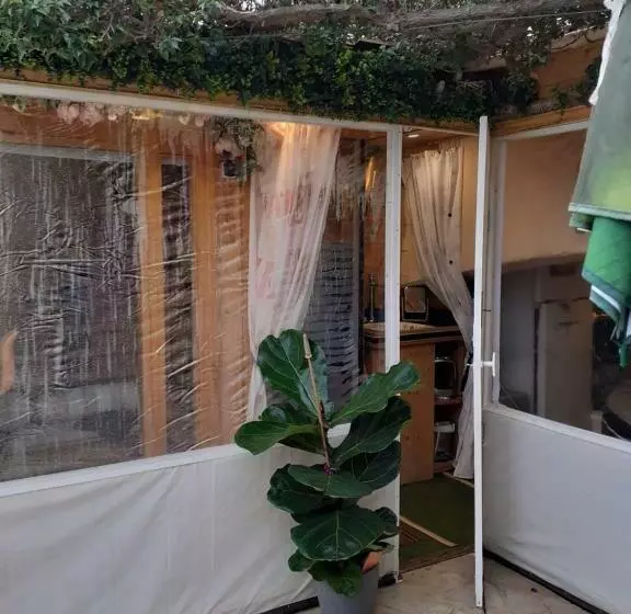 Aamiaismajoitus (B&B) Nouveau ! Chambre D Hôte Insolite Privee  Cœurs De Pirates à Bali En Provence Spa Sauna Massages Dan