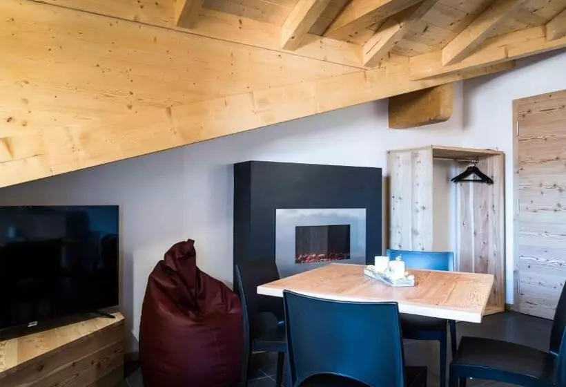 Hotelli Alps Lover