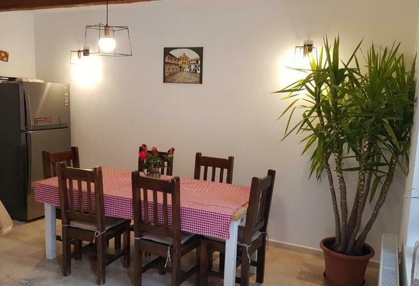 פנסיון Otto S Guesthouse