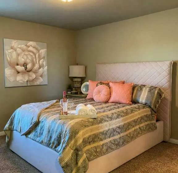 ペンション Private Rooms At Central Texas Suites With Hot Tub