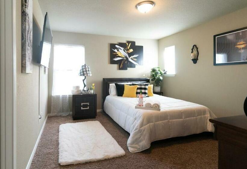 پانسیون Private Rooms At Central Texas Suites With Hot Tub