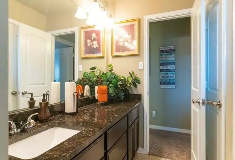 ペンション Private Rooms At Central Texas Suites With Hot Tub