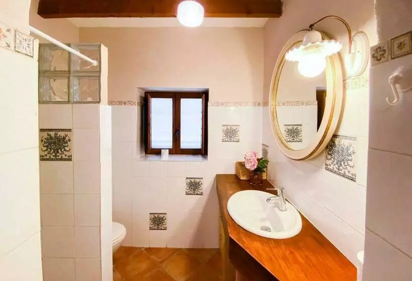 پانسیون Room In House  Habitacion Privada En Casa Con Encanto Y Piscina