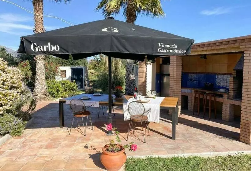 پانسیون Room In House  Habitacion Privada En Casa Con Encanto Y Piscina