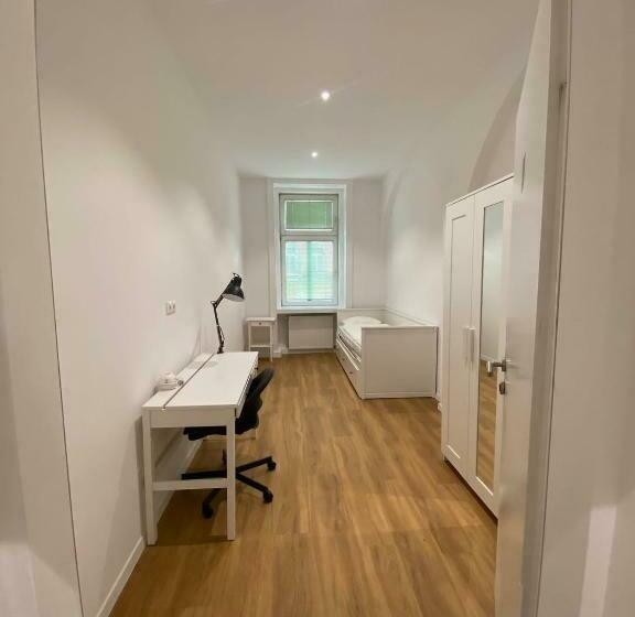 هاستل Nice Central City Room