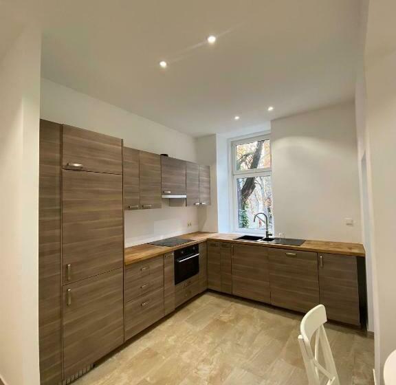 هاستل Nice Central City Room