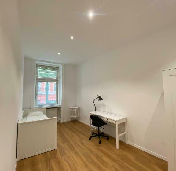 هاستل Nice Central City Room