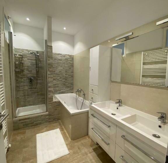 هاستل Nice Central City Room