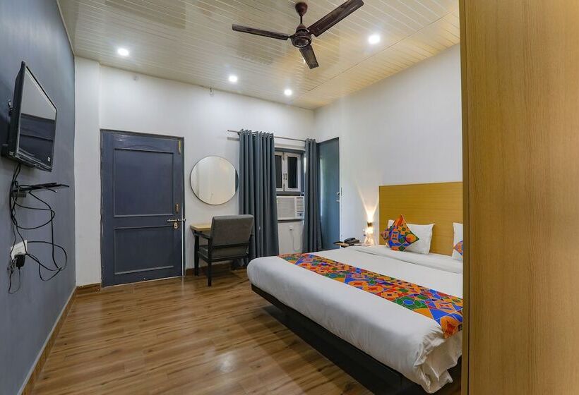 Fabhotel Super 3 Premium Ii