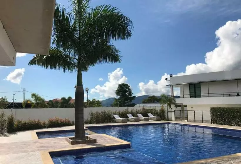 ホテル Celeste Inn Chinauta  Fusagasugá