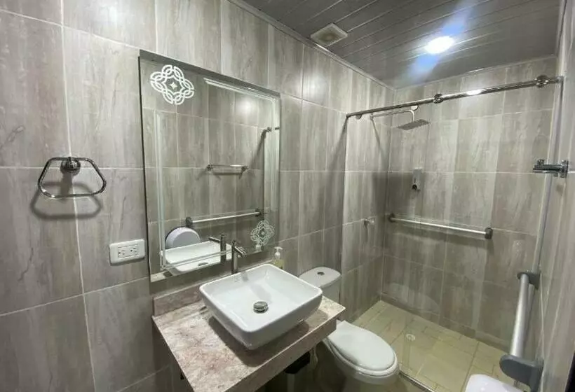 ホテル Celeste Inn Chinauta  Fusagasugá