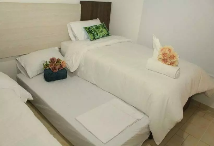 ホテル Celeste Inn Chinauta  Fusagasugá