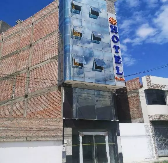 ホテル El Sol Caraz