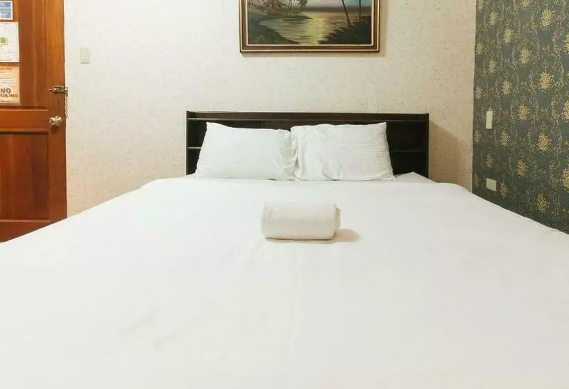 Hotelli Reddoorz Plus Ysvan  Angeles Pampanga