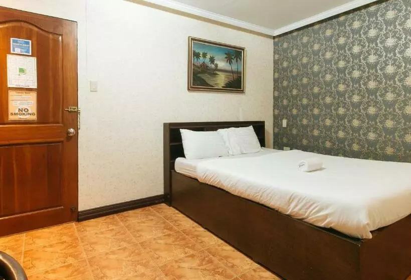 Hotelli Reddoorz Plus Ysvan  Angeles Pampanga