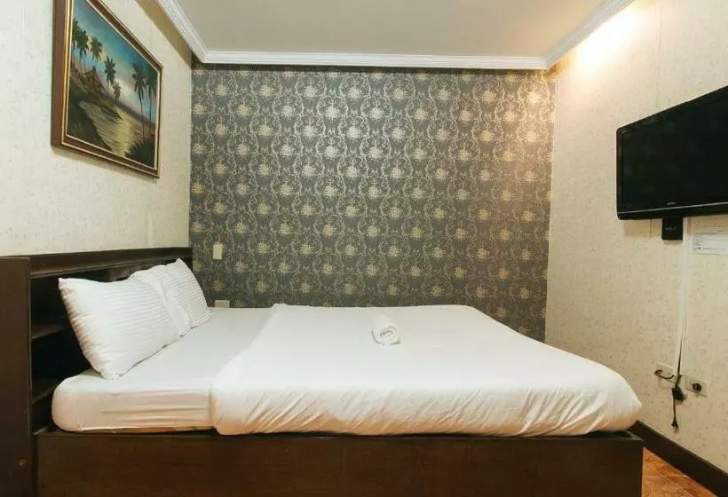 Hotelli Reddoorz Plus Ysvan  Angeles Pampanga