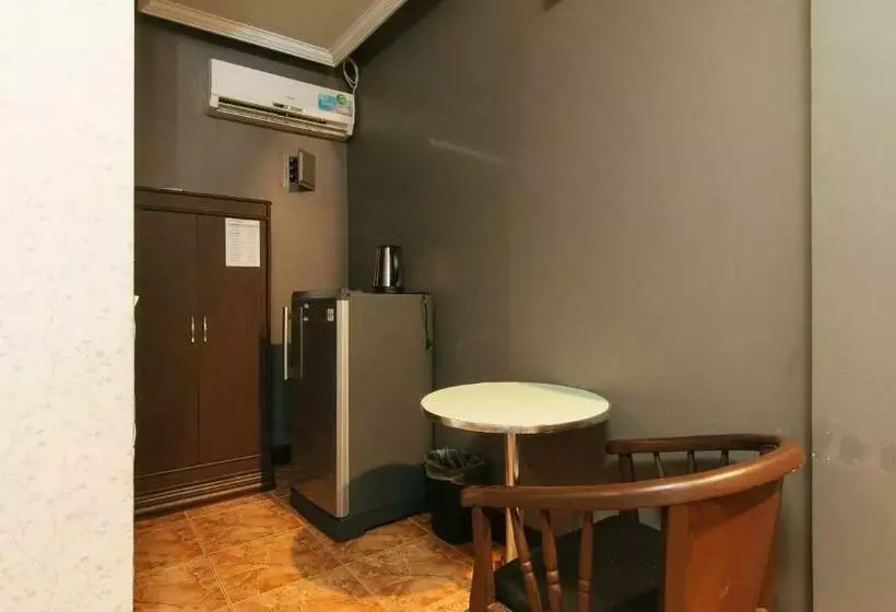 Hotelli Reddoorz Plus Ysvan  Angeles Pampanga