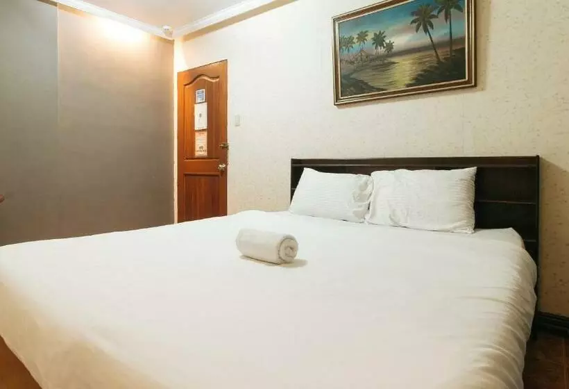 Hotelli Reddoorz Plus Ysvan  Angeles Pampanga