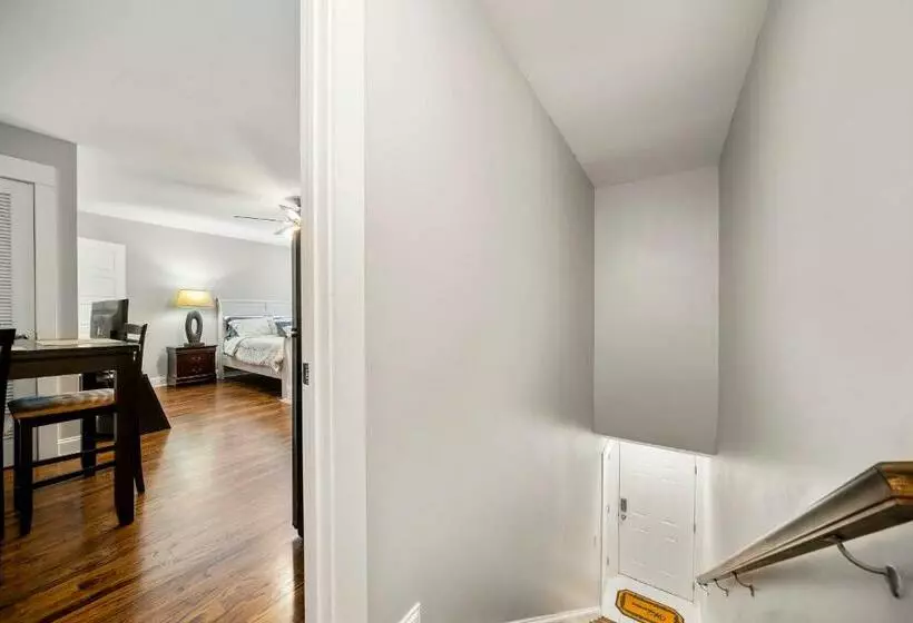 پانسیون Lovely Cozy Studio In Heart Of Atlanta