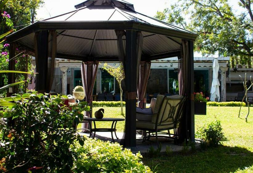 هتل Finca Del Rocio