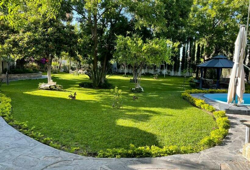 هتل Finca Del Rocio