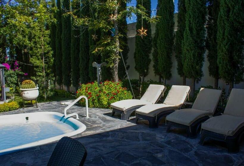 هتل Finca Del Rocio