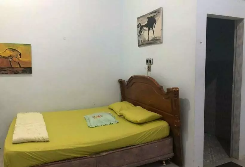Hotelli Friendjoss Homestay Laugumba Redpartner