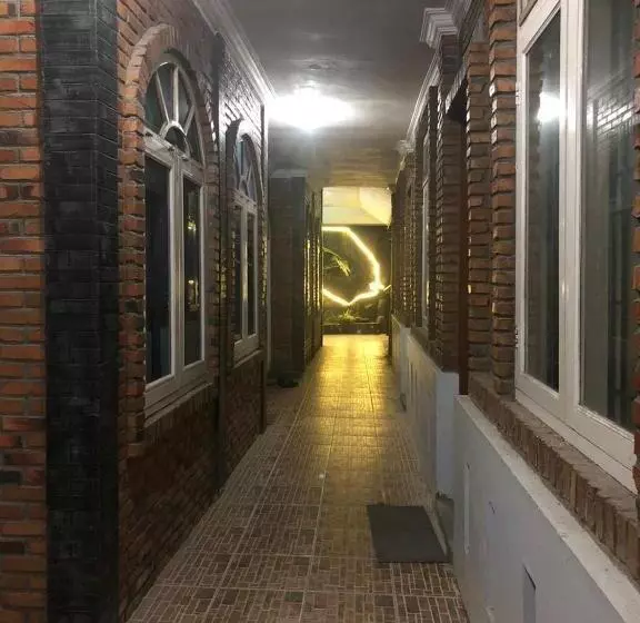 Hotelli Friendjoss Homestay Laugumba Redpartner