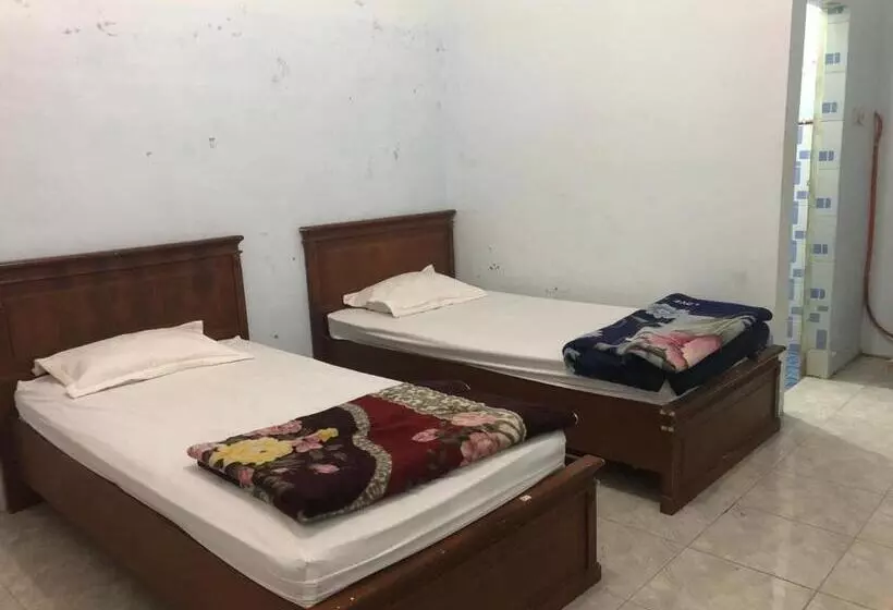 Hotelli Friendjoss Homestay Laugumba Redpartner