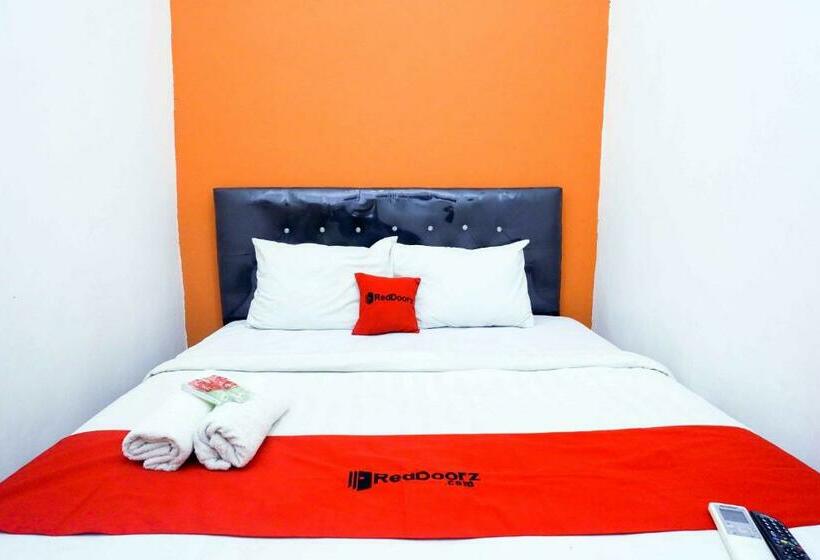 Hotel Reddoorz @ Kawasan Industri Candi Semarang