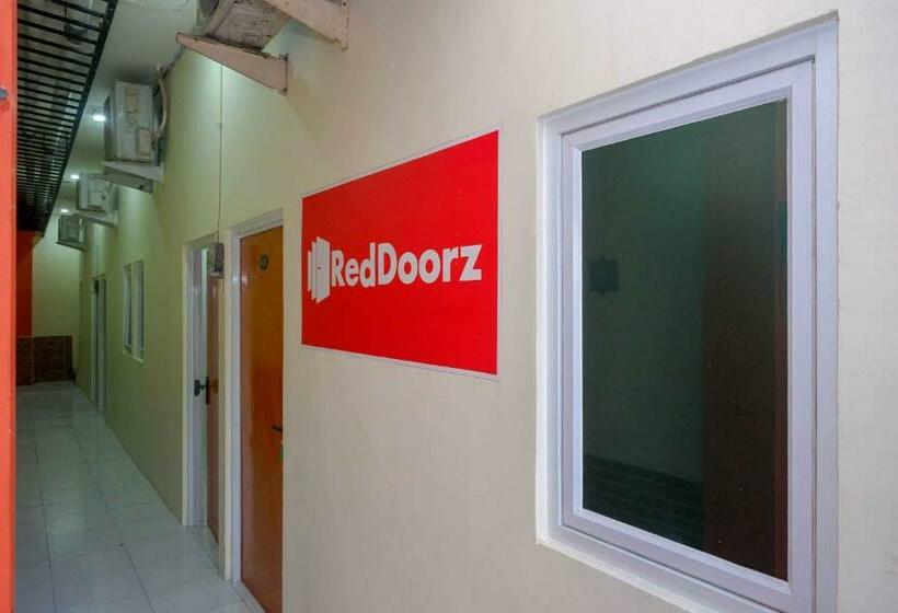 Hotel Reddoorz @ Kawasan Industri Candi Semarang