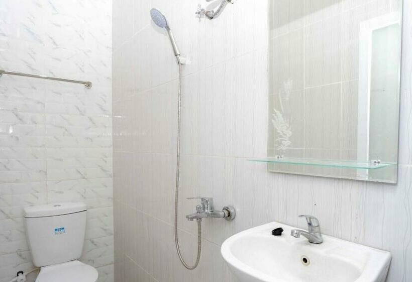 Hotel Reddoorz @ Kawasan Industri Candi Semarang