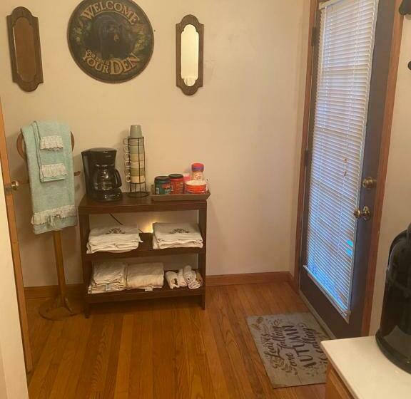 بنسيون Smiths In Law Suite! Pet Friendly, Hot Tub!