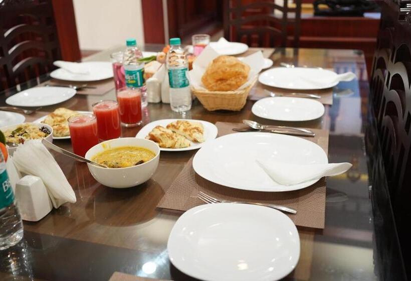 אתר נופש Wayanad Mace Mansion