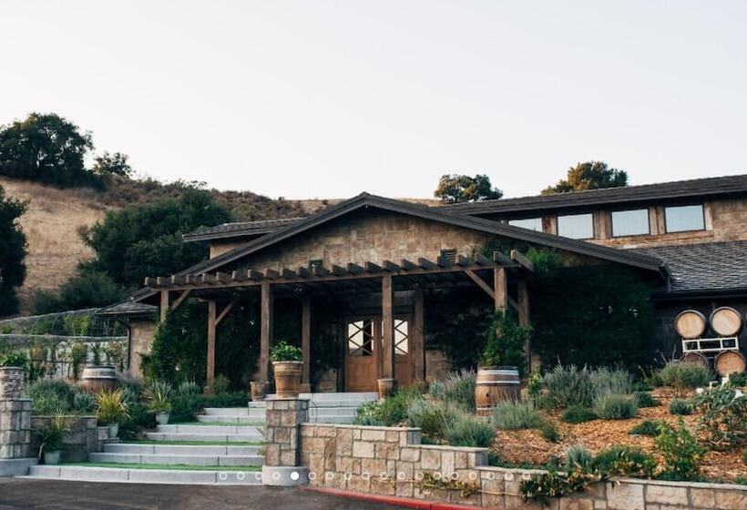 Общежитие The Inn At Zaca Creek