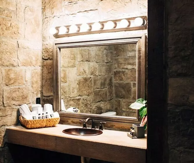 Retkeilymaja The Inn At Zaca Creek