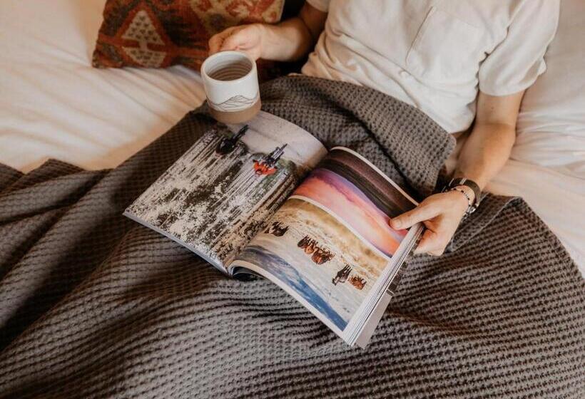 הוסטל The Village Inn