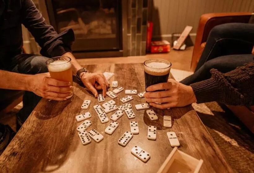 Retkeilymaja The Village Inn