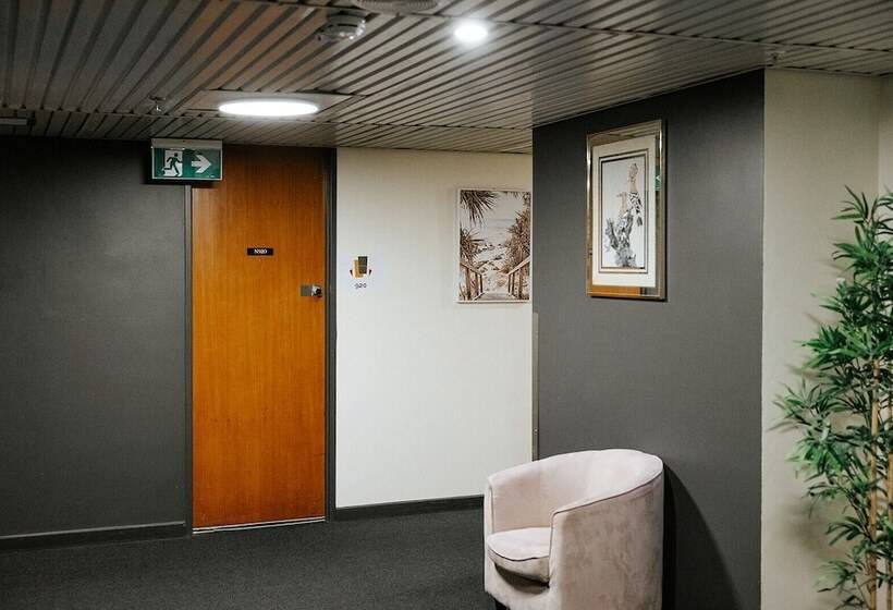 فندق Canberra Accommodation Centre