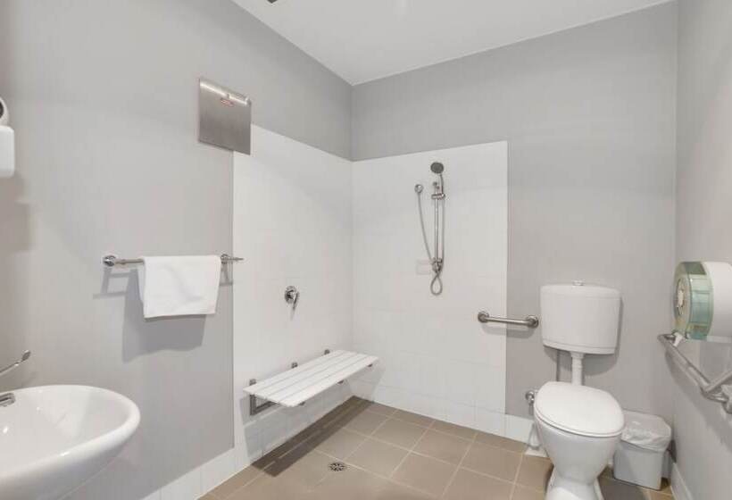 فندق Canberra Accommodation Centre