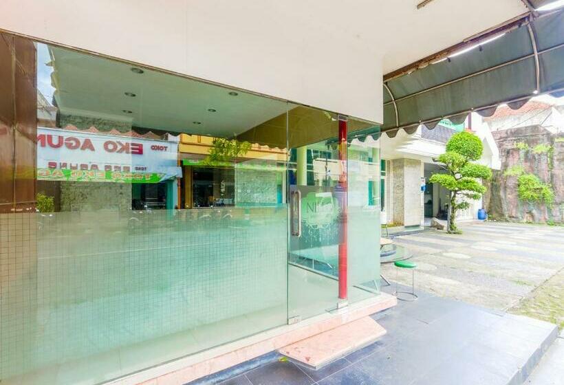 Hotel Oyo 90788 Nillo