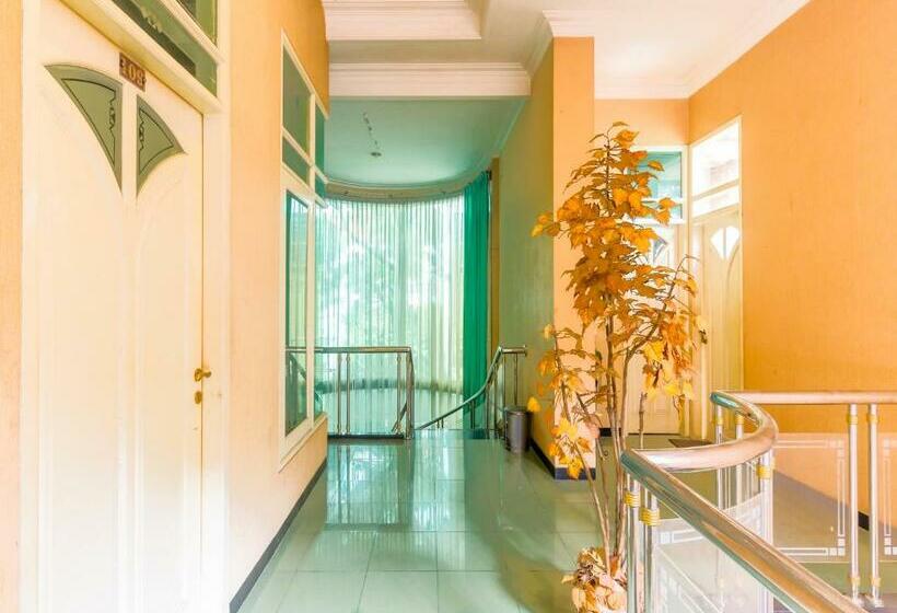 Hotel Oyo 90788 Nillo