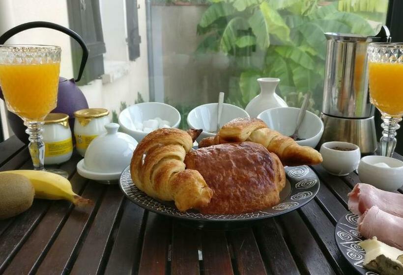 مبيت وإفطار La Touline