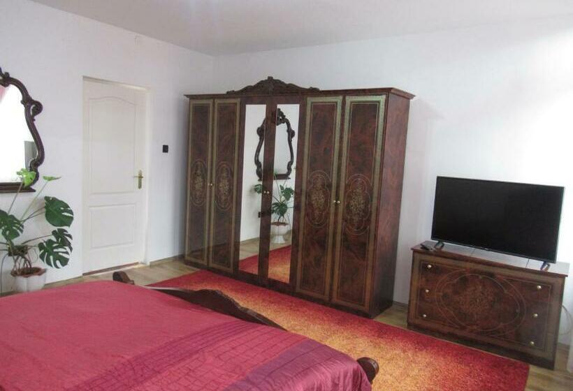 بنسيون Bercsényi Vendégház