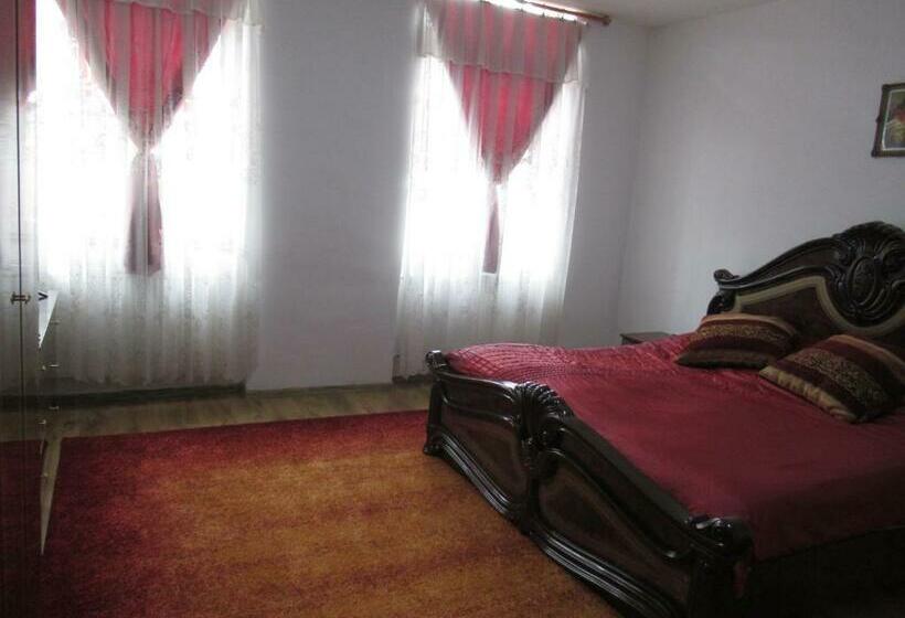 بنسيون Bercsényi Vendégház